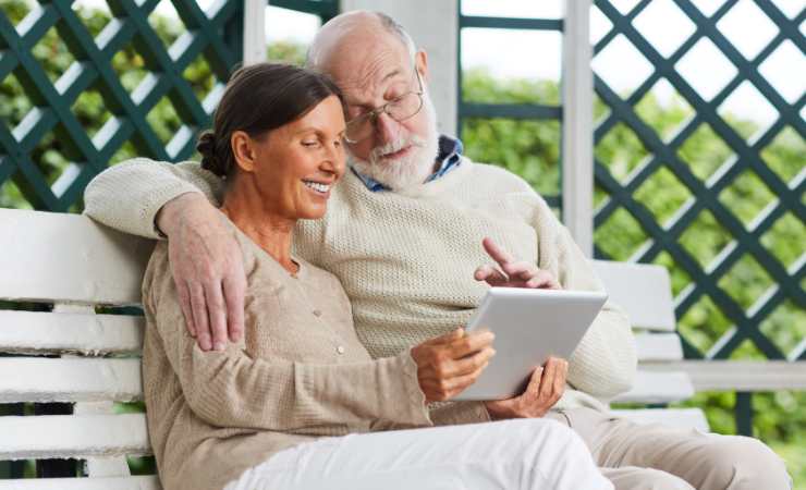 Pensionati su una panchina