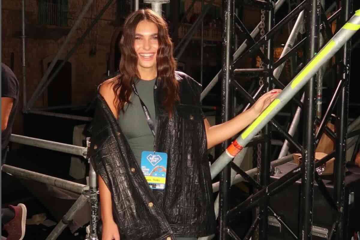 chanel totti sorridente